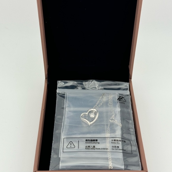 Moissanite pendant silver 925 floating dancing heart necklace by ZYI - Picture 3 of 5